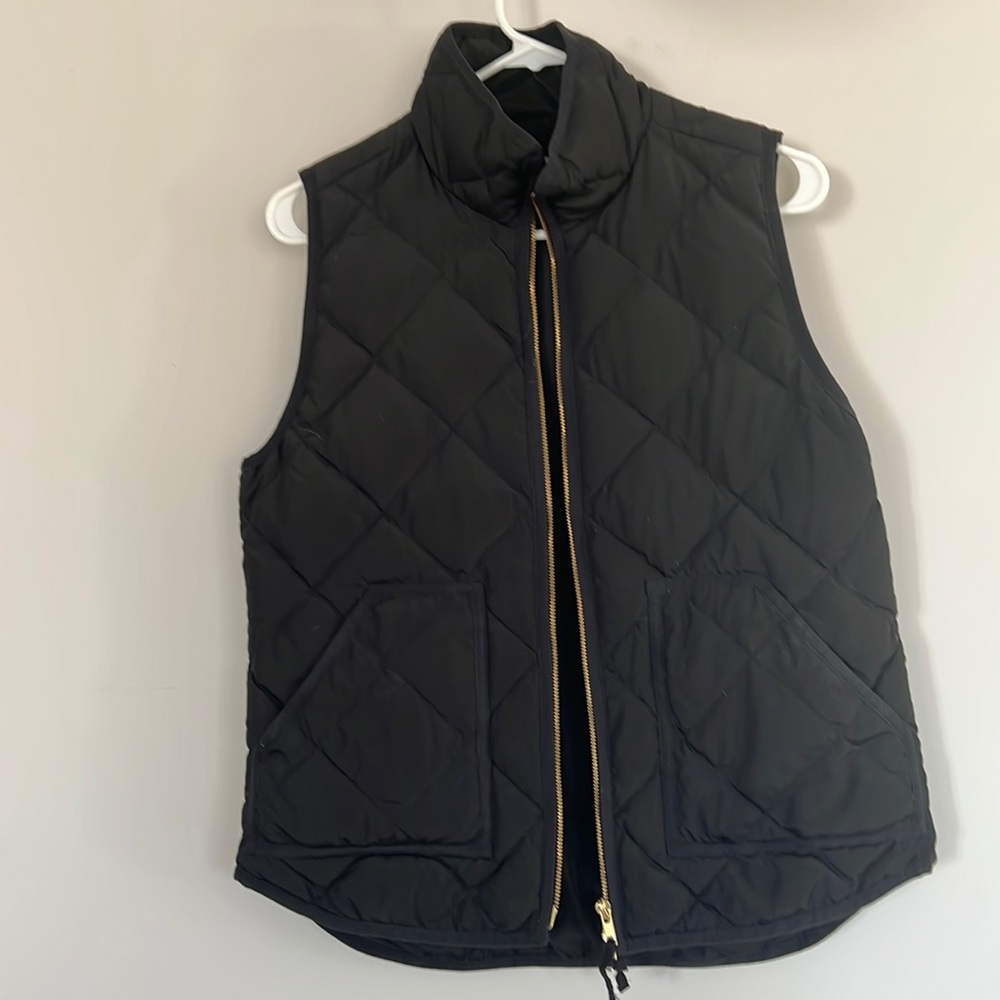 Black J Crew quilted vest